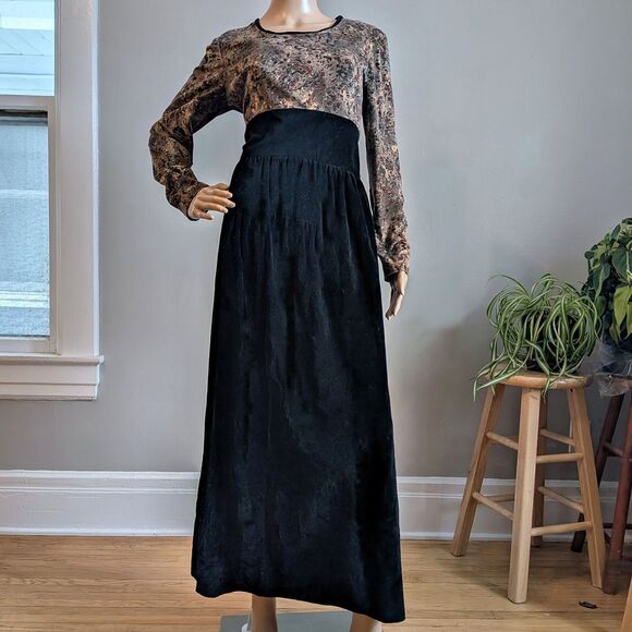 Vintage 1970s Handmade Velvet Gown Maxi Dress Prairie Gothic Renaissance Size 4 - Picture 1 of 8